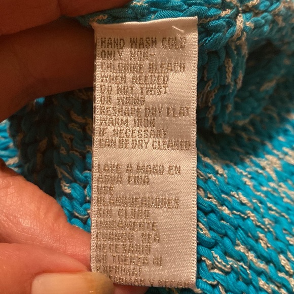 Jones New York size XL woman's sleeveless top. Turquoise and cream knit. - Picture 10 of 11